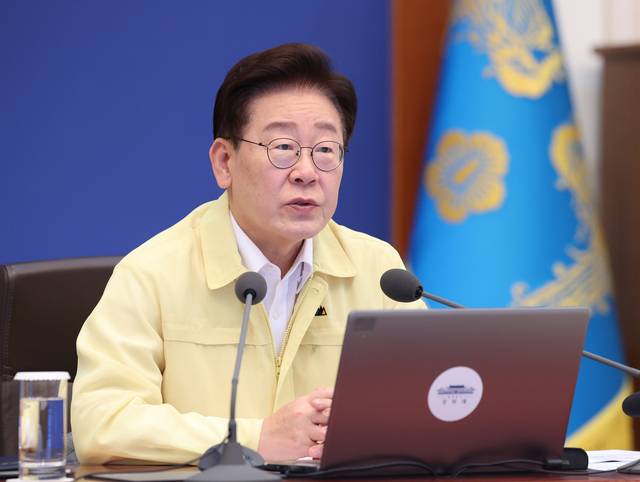 이재명 대통령이 20일 청와대에서 열린 수석보좌관회의에서 발언하고 있다.   [연합뉴스]