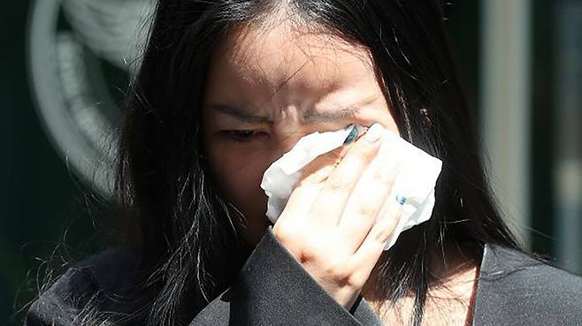 어머니 최서원 씨의 건강 악화와 병원비 마련을 위해 도움을 호소한 정유라 씨. 뉴시스