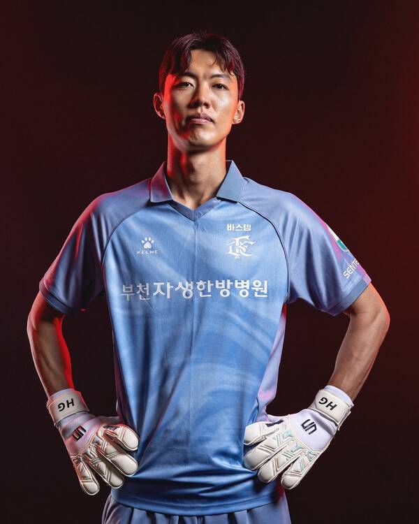 K리그1 무대에 뛰어든 부천FC1995가 이번에는 유니폼에 '돌풍'을 새겼다. ('Blast From Crowd' 2026시즌 써드 유니폼 공개(GK)). /사진=부천FC1995