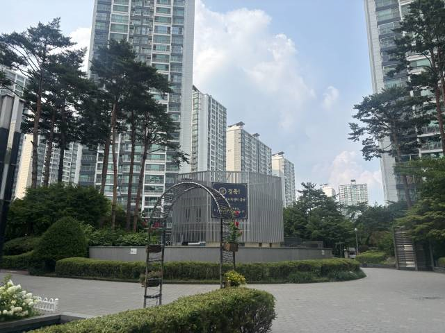 송파구 잠실동 ‘리센츠’ 단지 내부 모습. [백지연 기자]