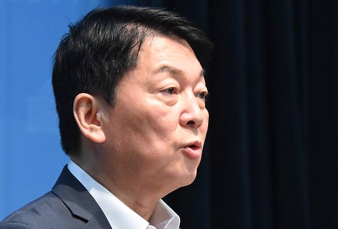 안철수 국민의힘 의원이 12일 오전 서울 여의도 국회 소통관에서 현안 관련 기자회견을 하고 있다. 이상섭 기자
