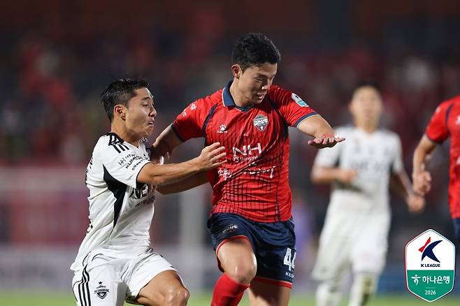 전북 현대와 김천 상무의 경기 중. /사진=한국프로축구연맹 제공