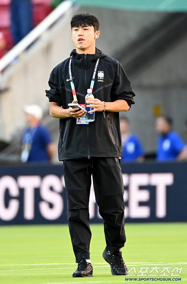 19일(한국시각) 멕시코 과달라하라 사포판의 에스타디오 과달라하라에서 열린 2026 북중미월드컵 대한민국과 멕시코의 경기. 경기 전 이기혁이 그라운드를 밟고 있다. 사포판(멕시코)=허상욱 기자wook@sportschosun.com/2026.06.19/