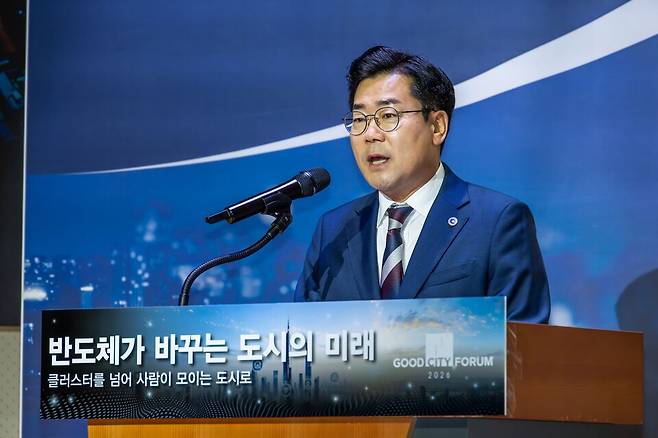 박찬대 인천광역시장이 26일 서울 중구 을지로5길 19 페럼타워에서 열린 '시사저널 굿시티포럼 2026'에서 '첨단산업이 바꾸는 도시의 미래'를 주제로 기조강연을 하고 있다. ⓒ시사저널 최준필