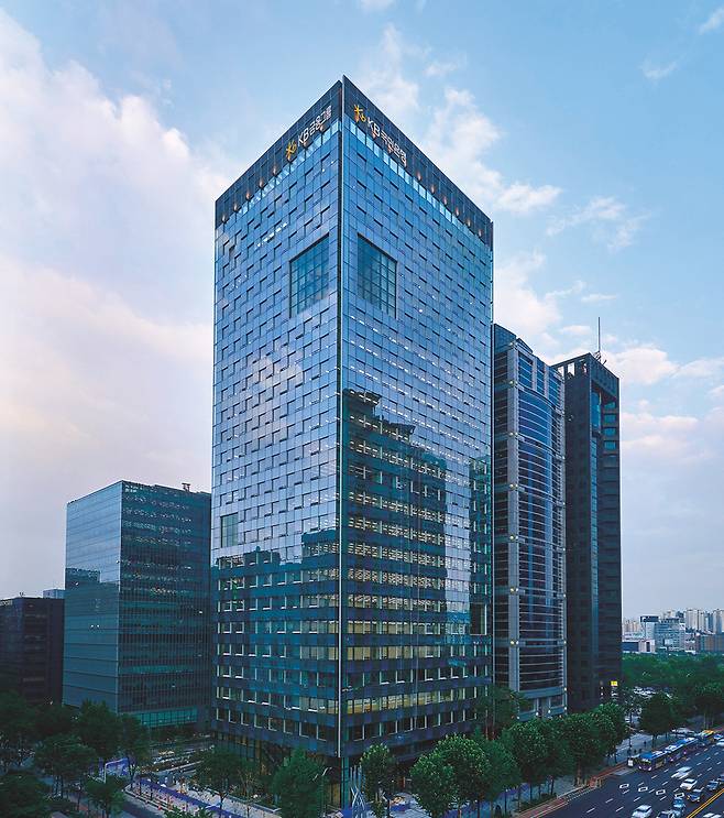 KB금융그룹 건물 전경사진 ⓒKB금융그룹