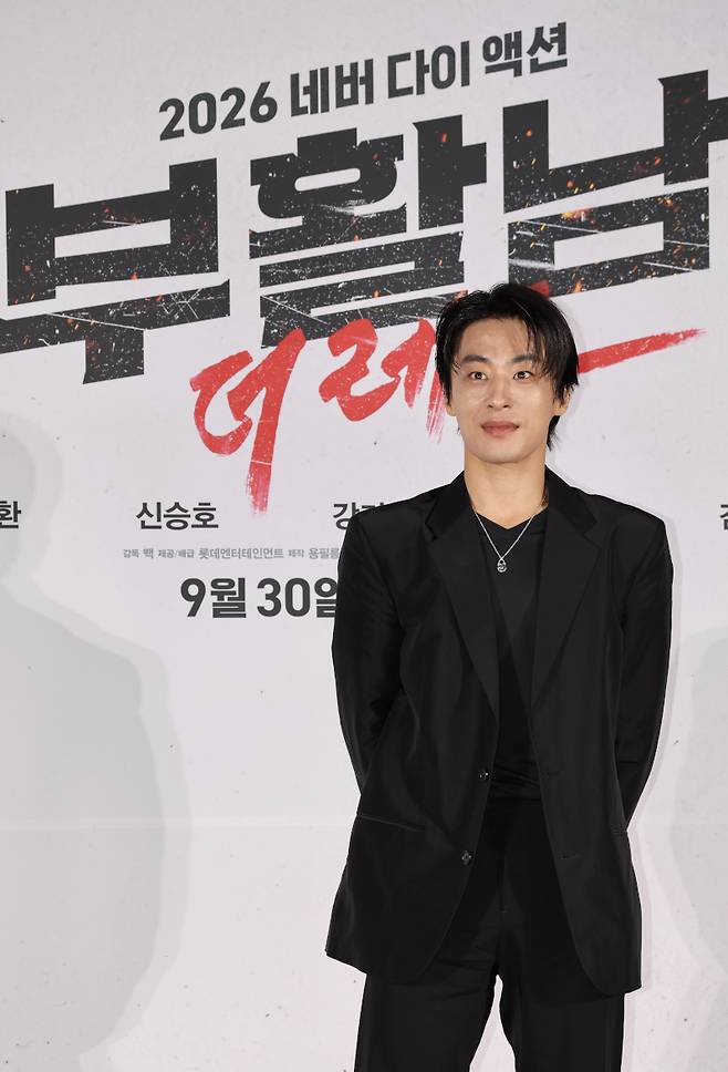‘부활남: 더 레드’ 제작보고회에서 포즈를 취한 구교환. 연합뉴스