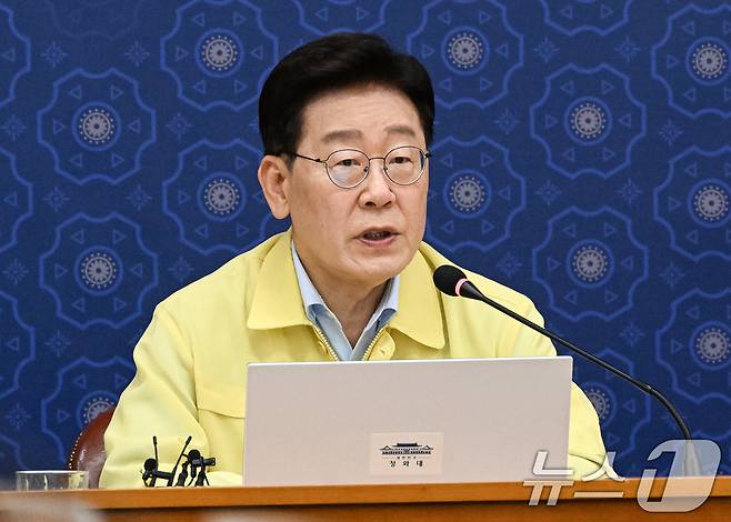 이재명 대통령이 27일 서울 종로구 외교부 청사에서 열린 네팔 홍수 대응 긴급회의에서 발언을 하고 있다. (청와대통신사진기자단) 2026.8.27 ⓒ 뉴스1 이재명 기자