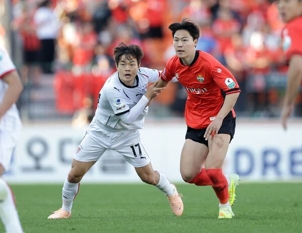 ■ 매치 오브 라운드 : 상위권 도약 도전, '강원FC vs 포항스틸러스'.(사진제공=한국프로축구연맹)