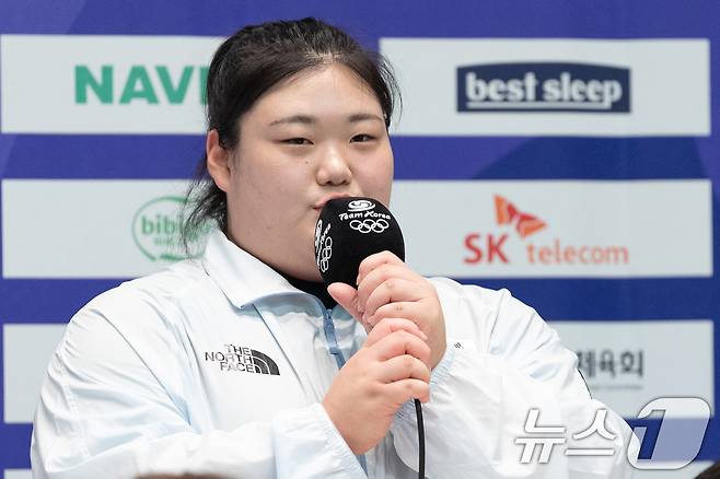 역도 국가대표 박혜정이 20일 충북 진천선수촌에서 열린 2026 아이치·나고야하계아시아경기대회 D-30 미디어데이 대한민국선수단 기자회견에 참석해 각오를 밝히고 있다. 2026.8.20 ⓒ 뉴스1 안은나 기자