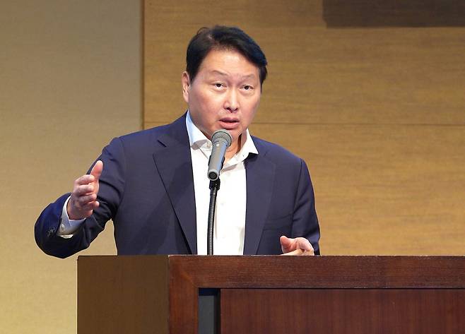 30일 일본 센다이에서 열린 '한일 저출산 대응 교류위원회'에서 최태원 대한상의 회장이 개회사를 하고 있다. (대한상공회의소 제공) 2026.8.30