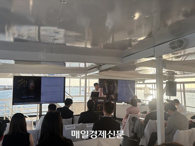 이성호 한국F&B파트너스 대표가 지난 28일(현지시간) 미국 로스앤젤레스에서 열린 제5회 코리아컨퍼런스에서 발표하고 있다. [사진=원호섭 특파원]