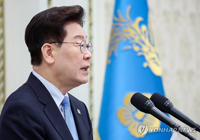 이재명 대통령, 기초단체장 초청 오찬간담회 인사말 (서울=연합뉴스) 김도훈 기자 = 이재명 대통령이 27일 청와대에서 열린 민선 9기 시장·군수·구청장 초청 오찬간담회에서 인사말을 하고 있다. 2026.8.27 [청와대통신사진기자단] superdoo82@yna.co.kr