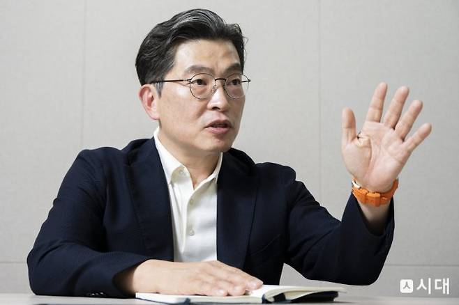 우정엽 미국 허드슨연구소 선임연구원이 지난 25일 서울 종로구 동행미디어 시대에서 인터뷰를 하고 있다. 우 선임연구원은 지난 23일 [시대]에 배우 하영 증조부의 친일 논란과 관련해 '어느 독립운동가 후손의 편지'라는 글을 기고해 큰 공감을 얻었다. /사진=조현호 기자