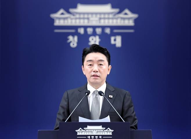강훈식 비서실장, 인사 관련 브리핑 - 강훈식 비서실장이 30일 청와대에서 인사 관련 브리핑을 하고 있다. 2026.08.30. 뉴시스