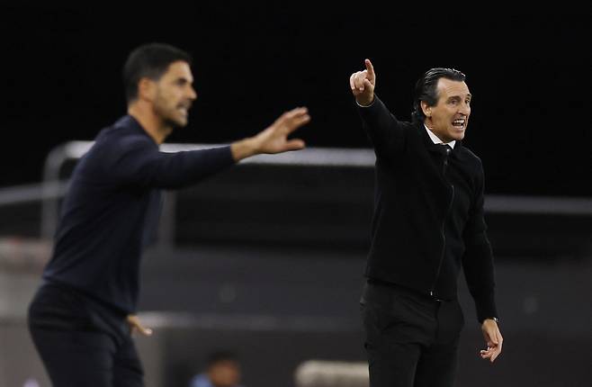 Soccer Football - Premier League - Aston Villa v Arsenal - Villa Park, Birmingham, Britain - August 31, 2026 Arsenal manager Mikel Arteta and Aston Villa manager Unai Emery Action Images via Reuters/Andrew Couldridge EDITORIAL USE ONLY. NO USE WITH UNAUTHORIZED AUDIO, VIDEO, DATA, FIXTURE LISTS, CLUB/LEAGUE LOGOS OR 'LIVE' SERVICES. ONLINE IN-MATCH USE LIMITED TO 120 IMAGES, NO VIDEO EMULATION. NO USE IN BETTING, GAMES OR SINGLE CLUB/LEAGUE/PLAYER PUBLICATIONS. PLEASE CONTACT YOUR ACCOUNT REPRESENTATIVE FOR FURTHER DETAILS..<저작권자(c) 연합뉴스, 무단 전재-재배포, AI 학습 및 활용 금지>