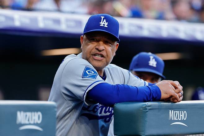 Aug 17, 2026; Denver, Colorado, USA; Los Angeles Dodgers manager Dave Roberts (30) before the game against the Colorado Rockies at Coors Field. Mandatory Credit: Isaiah J. Downing-Imagn Images        <저작권자(c) 연합뉴스, 무단 전재-재배포, AI 학습 및 활용 금지>