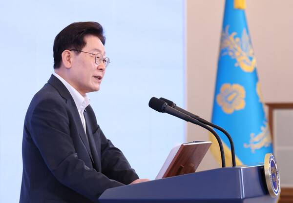 이재명 대통령이 28일 청와대에서 열린 '청년예산 언박싱 2027' 행사에서 발언하고 있다. 이번 행사는 내년도 정부 예산안 발표에 앞서 청년 예산과 주요 사업을 설명하기 위해 마련됐다. 2026.8.28 [청와대통신사진기자단] 연합뉴스