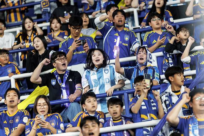울산문수축구경기장/ K리그1/ 울산HDFC vs 제주SKFC/ 울산 서포터즈/ 경기종료/ 승리/ 환호/ 팀성원/ photo by Jaehoon Kim