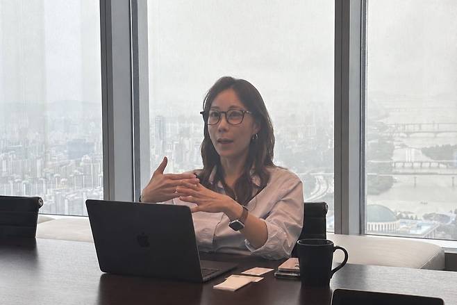 박지나 맥킨지앤드컴퍼니 파트너가 한국경제신문과 K뷰티에 대해 인터뷰하고 있다. 강윤지 기자