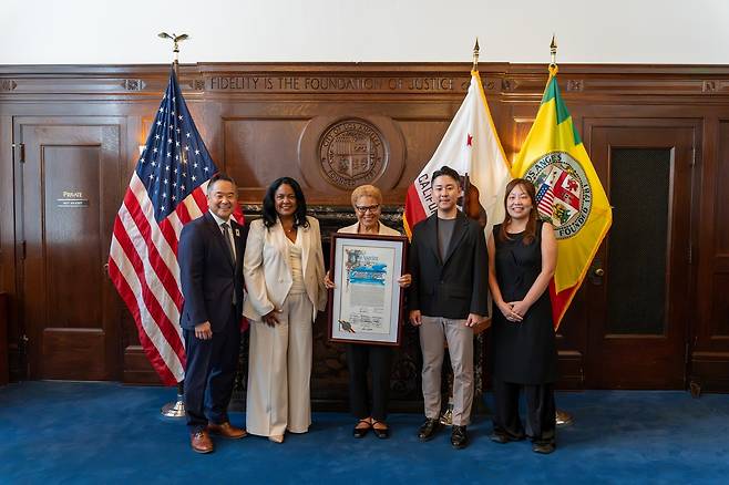 Cerimônia de Proclamação da Semana BTS [Cortesia do Conselho de Turismo de Los Angeles]