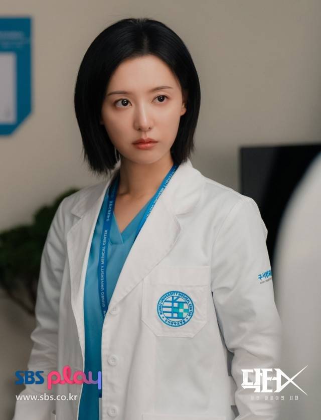 SBS 새 금토드라마 ‘닥터X : 하얀 마피아의 시대’가 첫 스틸컷 공개만으로도 방송가 안팎을 들썩이게 만들고 있다. 사진=SBS