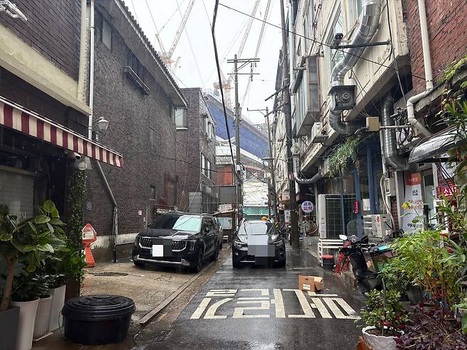 지난달 31일 찾은 성수전략정비구역 제2주택정비형 재개발정비사업(성수2지구) 구역 내 주택가 모습. 윤승현 기자