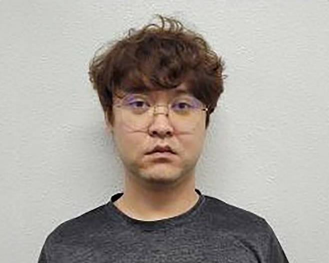 '중국 유학생 살해' 중국인 대학강사 31세 정창성 (경산=연합뉴스) 경북경찰청은 지난달 31일 신상정보 공개 심의위원회를 열어 자신의 강의를 수강한 중국인 여성 유학생을 살해하고 시신을 훼손한 혐의(살인·시체손괴 등)로 구속된 중국인 대학 강사 피의자 정창성(31)의 신상정보를 1일 홈페이지에 게시했다. 신상정보는 오는 10월 1일까지 경북경찰청 홈페이지에 게시된다. 2026.9.1 [경북경찰청 제공. 재판매 및 DB 금지] sunhyung@yna.co.kr