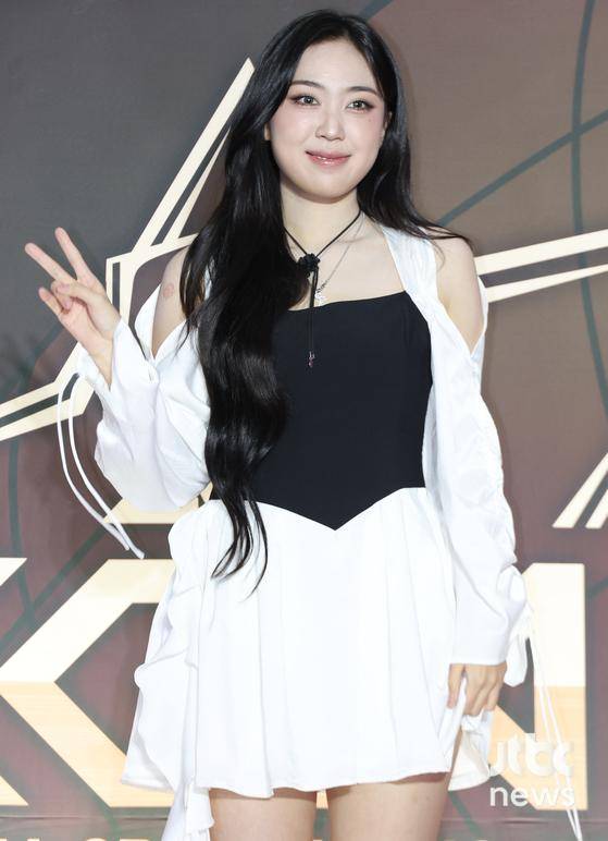 방송인 이영지가 16일 오후 인천광역시 중구 운서동 인스파이어 아레나에서 열린 '제1회 코리아 그랜드 뮤직 어워즈' 레드카펫에 참석해 포즈를 취하고 있다. 김현우 엔터뉴스팀 기자 kim.hyunwoo3@jtbc.co.kr (콘텐트비즈니스본부)