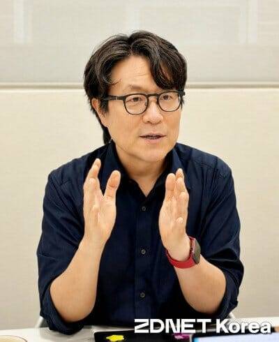 박형진 대표는 '브리즘'이 디지털과 AI 기술로 안경산업을 혁신하는 회사라고 소개했다 .