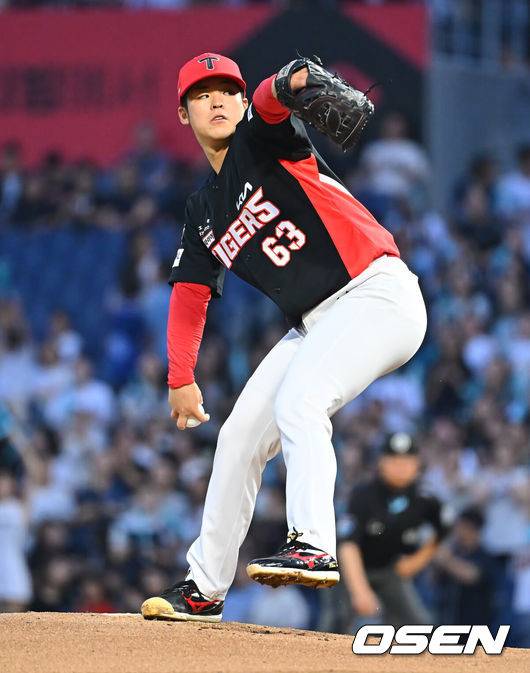 [OSEN=창원, 이석우 기자] 2일 창원NC파크에서 2026 신한 SOL KBO 리그 NC 다이노스와 KIA 타이거즈의 경기가 열렸다. 홈팀 NC는 토다가, 방문팀 KIA는 시라카와가 선발 출전했다. KIA 타이거즈 선발투수 시라카와가 역투하고 있다. 2026.09.02 / foto0307@osen.co.kr