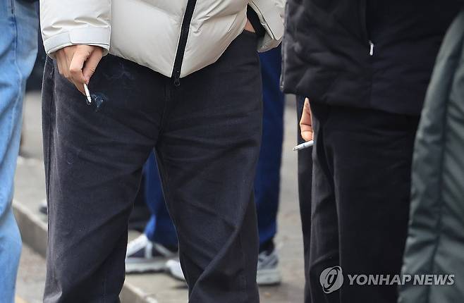 흡연 [연합뉴스 자료사진]