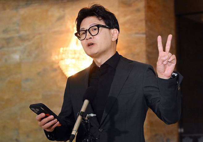 한동훈 무소속 의원이 8일 국회 로텐더홀에서 김승원 법무부 장관 후보자 의혹 관련 발언을 하고 있다. 오승현 기자 2026.09.08