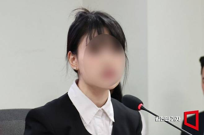 부산 돌려차기 사건의 피해자인 김씨가 4일 국회 의원회관에서 열린 '보완수사 금지 지옥문이 열렸다' 간담회에 참석해 발언하고 있다. 2026.8.4 김현민 기자