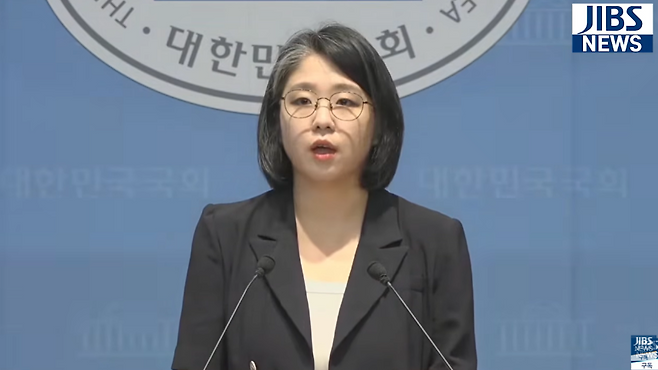 성평등가족부 장관 후보자직 사퇴 입장을 밝히는 용혜인 후보자