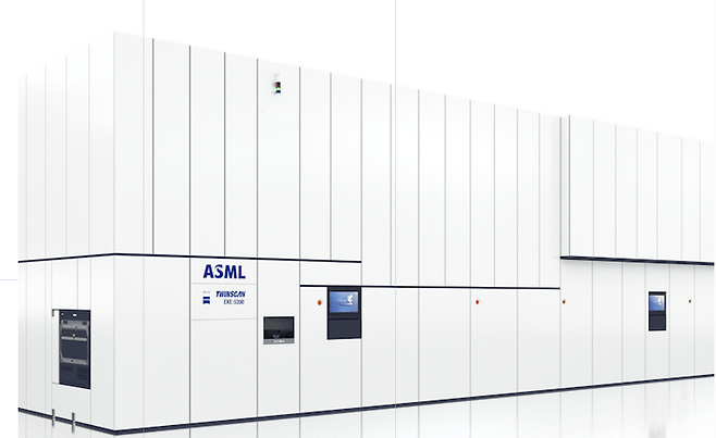 ASML의 최초 High NA EUV 양산용 모델인 ‘트윈스캔 EXE:5200B’ [ASML 자료]