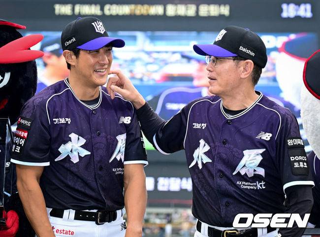 Former professional baseball player and current broadcaster Hwang Jae-gyun attended his retirement ceremony looking neat and tidy after losing 18kg and trimming his long hair. At the ceremony held at Suwon KT Wiz Park, he showed off a much younger appearance as he bid his final farewell to fans. Having shed the nicknames he had earned in the past due to his long hair and gaunt face, Hwang Jae-gyun impressed officials at the event by demonstrating his undiminished batting skills. The event was divided into two parts, based on the concept of Hwang Jae-gyuns walk-up music from his playing days.