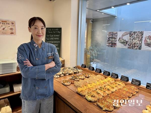 지난해 세계 제과제빵대회 독일 ‘이바컵’에서 한국 여성 최초로 우승한 장경주 셰프. 2026.9.13 여주/양동민기자 coa007@kyeongin.com