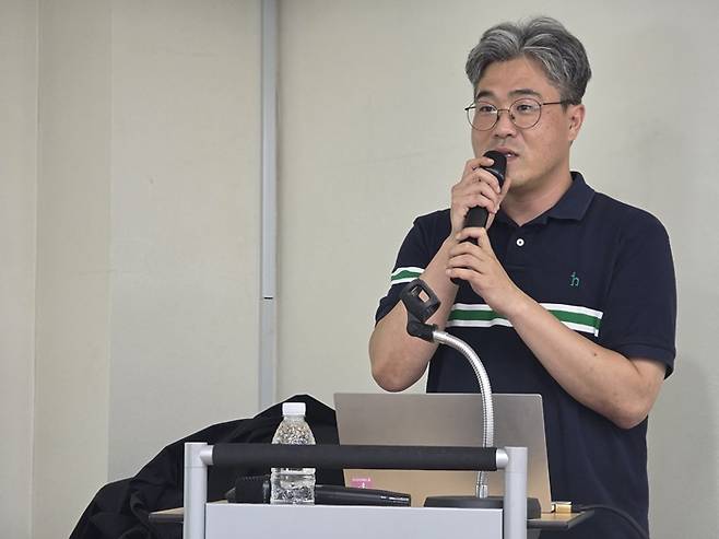 이서용 아이지에이웍스 팀장이 지난 15일 서울 충정로에 위치한 한국IPTV방송협회 대회의실에서 시청률 산정 방식에 대해 설명하고 있다. /사진=이수영 기자
