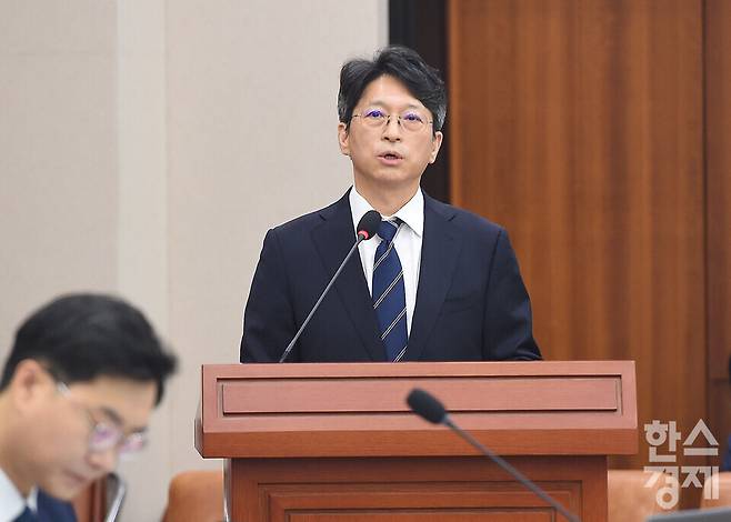 홍지선 국토교통부 장관 후보자가 16일 오전 서울 여의도 국회 국토교통위원회에서 열린 인사청문회에서 모두발언을 하고 있다./ 이호형 기자 leemario@sporbiz.co.kr 2026.09.16