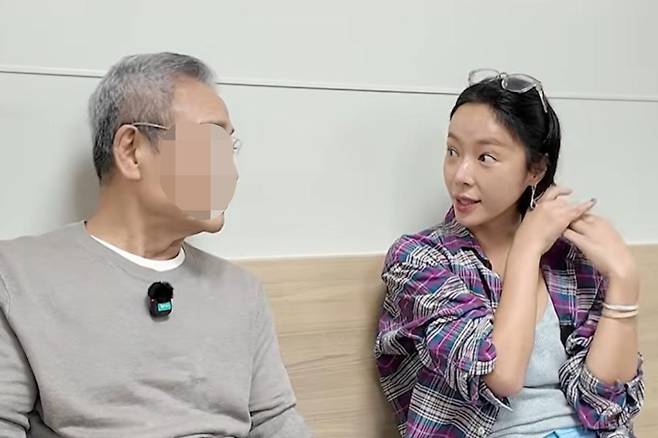 출처:채널 '황정음'