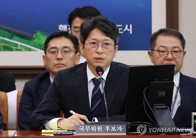 질의에 답변하는 홍지선 국토교통부 장관 후보자 (서울=연합뉴스) 이동해 기자 = 홍지선 국토교통부 장관 후보자가 16일 국회에서 열린 인사청문회에서 위원 질의에 답하고 있다. 2026.9.16 eastsea@yna.co.kr