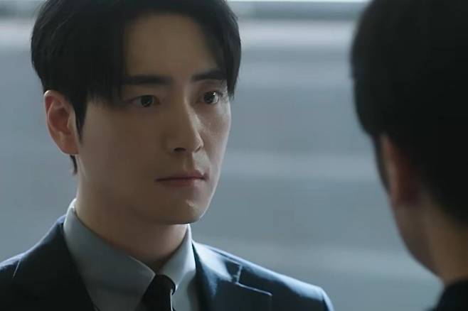 ** 로또 1등 당첨금 <strong>13억</strong>! 퇴사 대신 '출근'을 택한 직장인의 이야기? 당신이라면?

**
