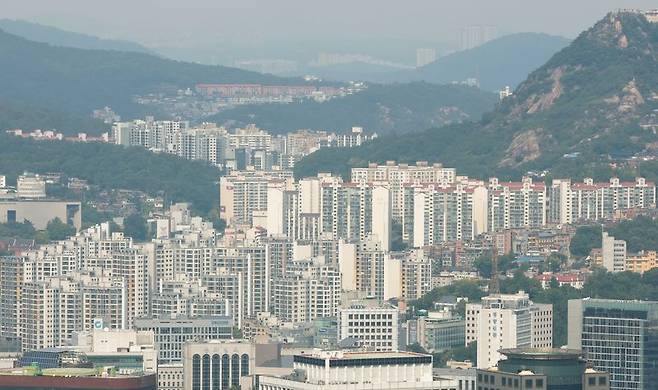 서울 남산타워에서 바라본 서울 도심. 뉴스1