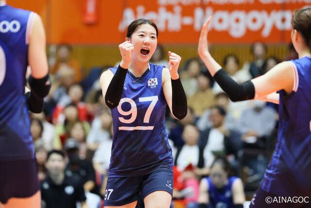 강소휘가 16일 일본 아이치현에 위치한 파크 아레나 고마키에서 열린 2026 아이치·나고야 아시안게임 여자배구 D조 홍콩과 1차전에서 득점 후 세리머니를 하고 있다./2026 아이치·나고야 아시안게임 조직위 제공