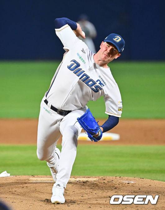 [OSEN=창원, 이석우 기자] 17일 창원NC파크에서 2026 신한 SOL KBO 리그 NC 다이노스와 SSG 랜더스의 경기가 열렸다. 홈팀 NC는 라일리가, 방문팀 SSG는 이로운이 선발 출전했다. NC 다이노스 선발투수 라일리가 역투하고 있다. 2026.09.17 / foto0307@osen.co.kr