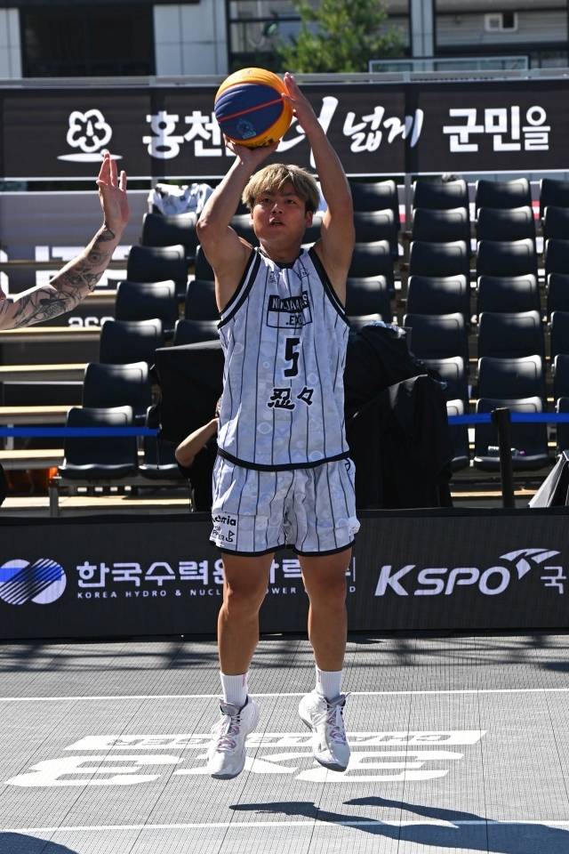 니시우네는 이날 열릴 예정인 대한민국과 일본의 2026 아이치·나고야 아시안게임 농구 결승에 대해 “대한민국을 너무 좋아한다. 그러나 나는 일본인이다(웃음). 일본의 금메달을 응원한다”며 인터뷰를 마무리했다. 사진=KXO 제공