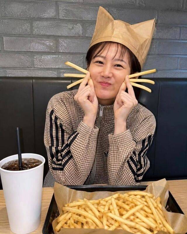 가수 장윤정이 '감튀고양이' 챌린지에 동참했다. / 장윤정 소셜미디어