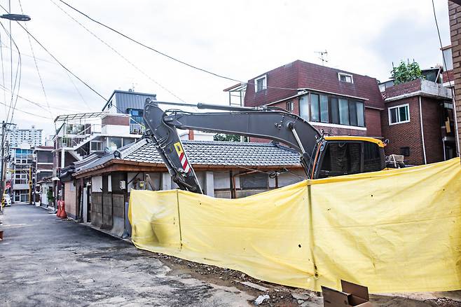 행정 절차 간소화와 신속한 인허가만으로 재개발 사업이 순탄하게 추진되기는 어렵다. GETTYIMAGES