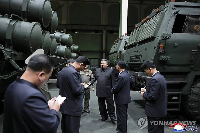 김정은, 군수공장 시찰 (평양 조선중앙통신=연합뉴스) 김정은 북한 국무위원장이 지난 16~18일 중요 군수공업기업소들의 생산 실태를 료해(점검)했다고 조선중앙통신이 19일 보도했다. 2026.9.19 
    [국내에서만 사용가능. 재배포 금지. For Use Only in the Republic of Korea. No Redistribution] nkphoto@yna.co.kr
