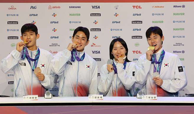 21일 일본 나고야 2026 아이치·나고야 아시안게임 코리아하우스에서 열린 메달리스트 기자회견에서 메달리스트들이 포즈를 취하고 있다. 왼쪽부터 근대5종 이종현, 서창완, 전웅태, 성승민 선수. 사진=연합뉴스